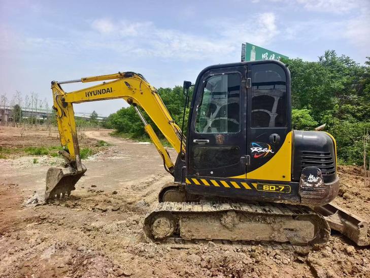 Buy Hyundai R60-7 Used Excavator / 1