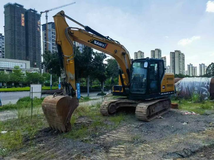 Buy Sany SY135 Used Excavator / 1