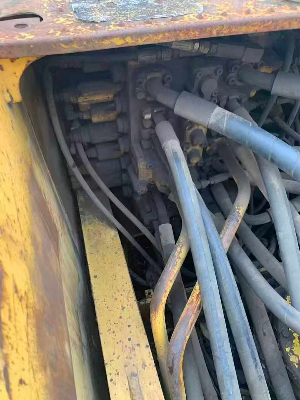 Buy Komatsu PC210 Used Excavator / 3