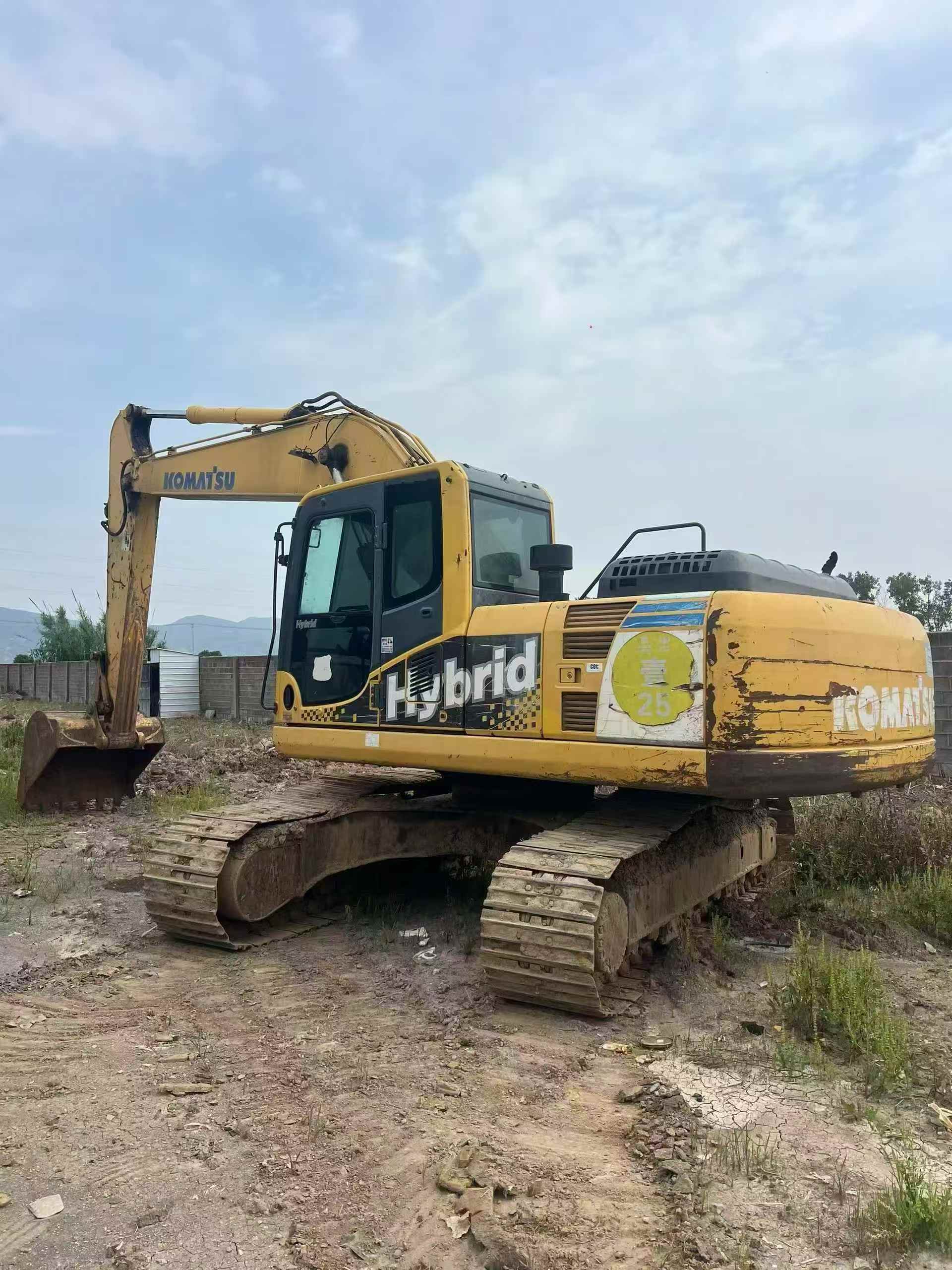 Comprar Komatsu HB215LC-1 Usado Excavadora