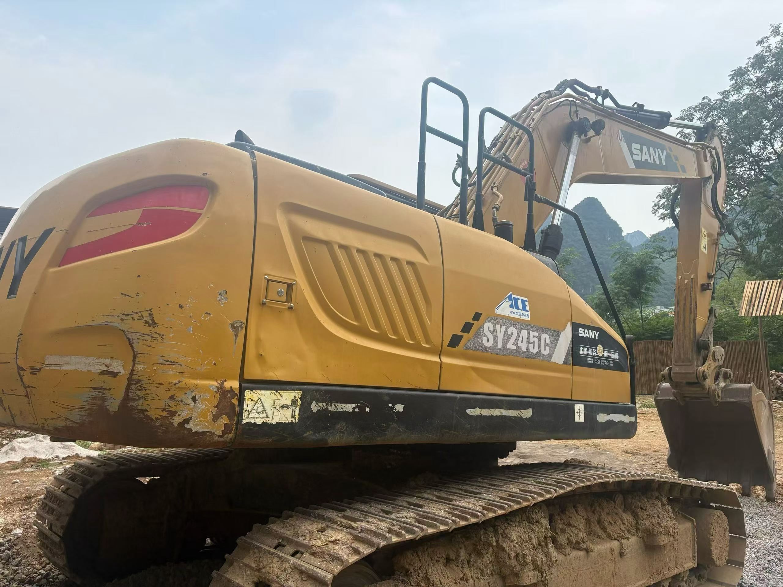 Buy Sany SY215C Used Excavator / 3