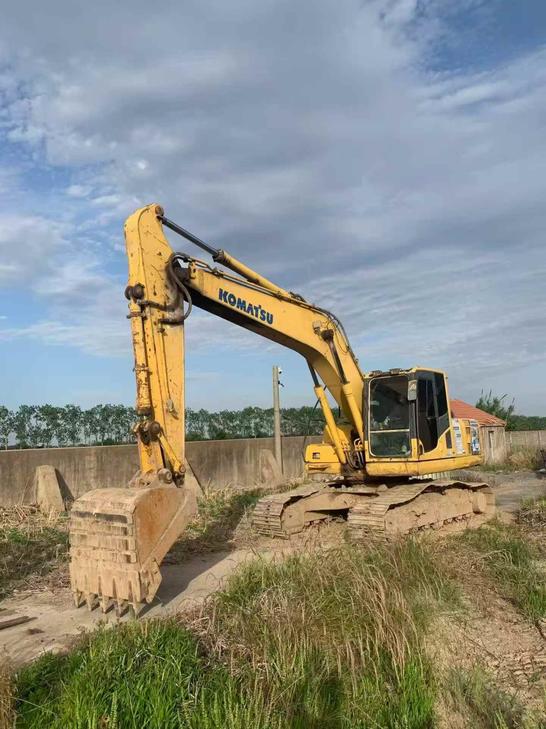 Buy Komatsu PC200-8 Used Excavator / 1