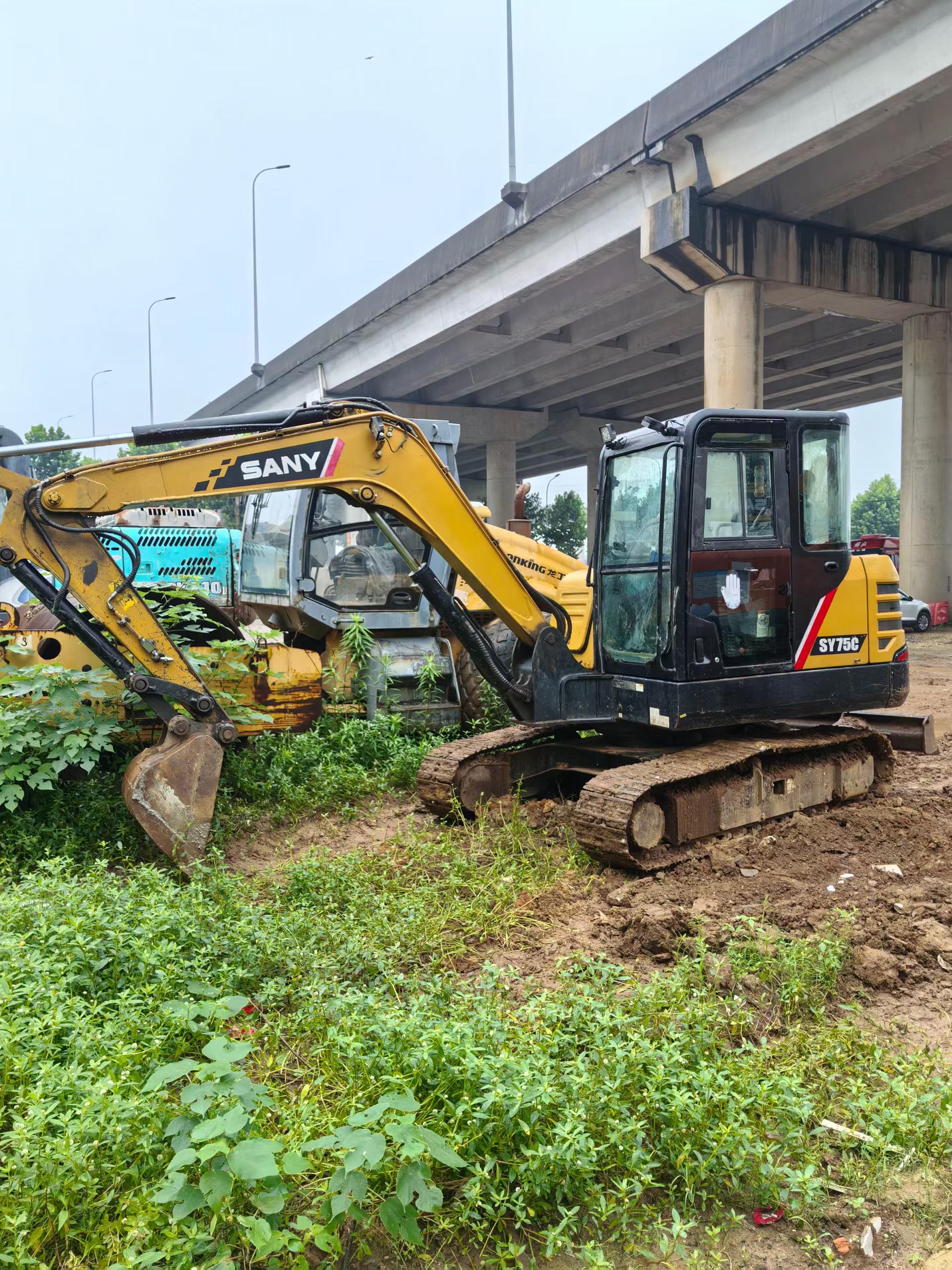 Buy Sany SY55 Used Excavator / 2
