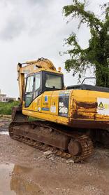 Buy Komatsu PC200-7 Used Excavator / 3 Buy Komatsu PC200-7 Used Excavator / 3
