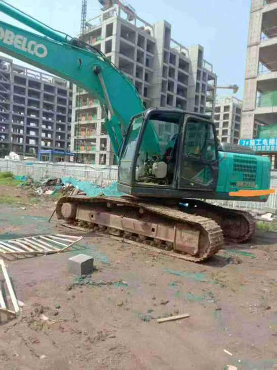 Buy Kobelco SK210 Used Excavator / 1