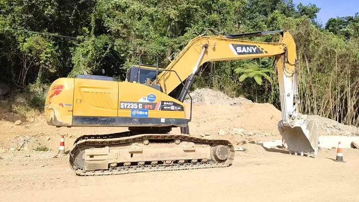 Buy Sany SY215C Used Excavator / 1