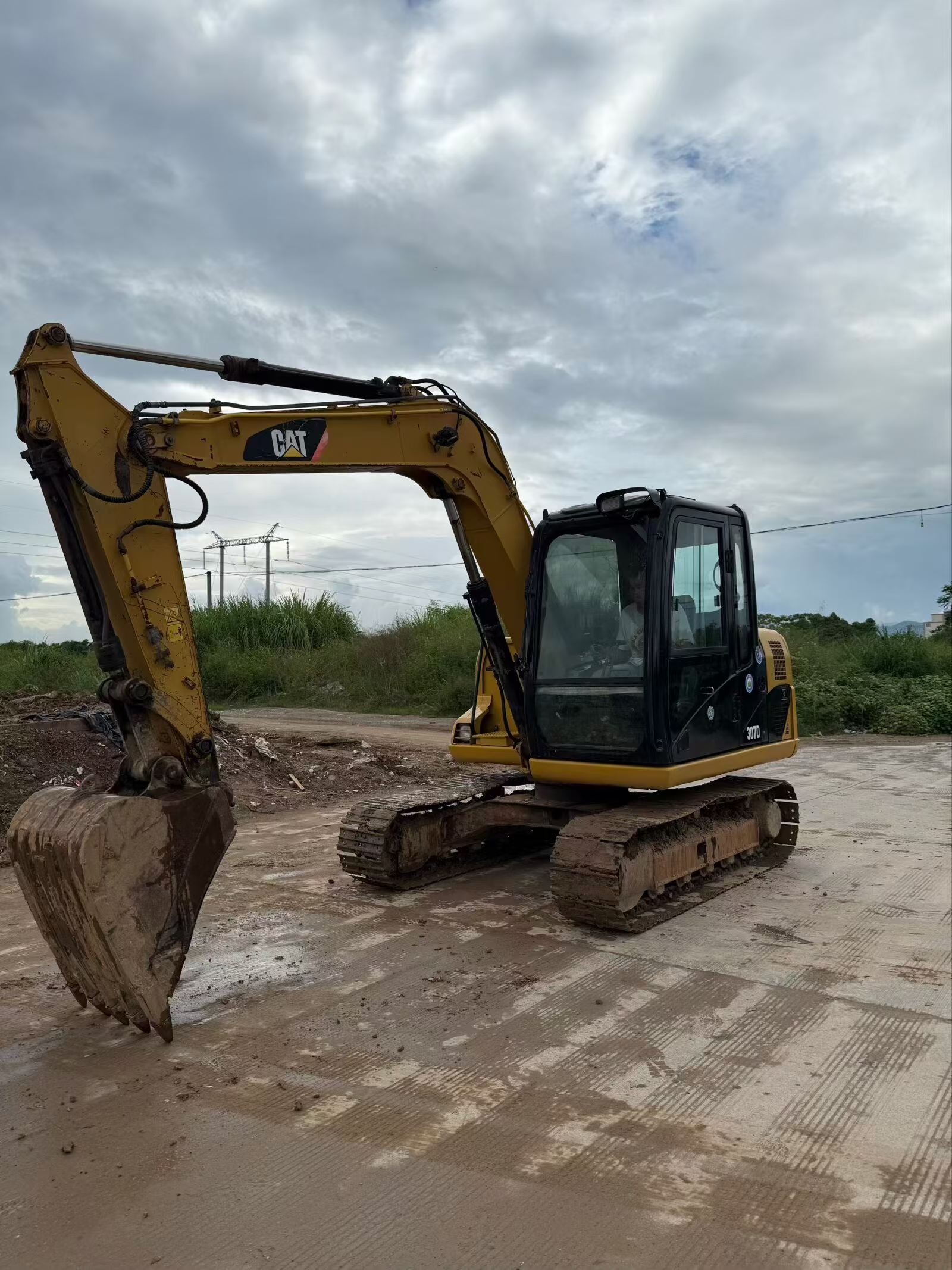 Buy Caterpillar 307B Used Excavator / 9