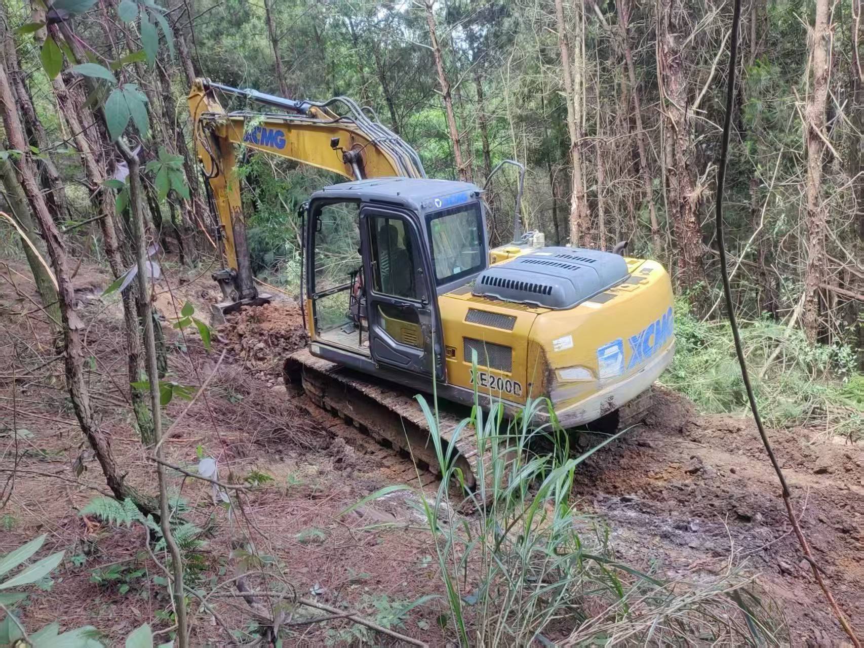 Buy XCMG XE150 Used Excavator / 1