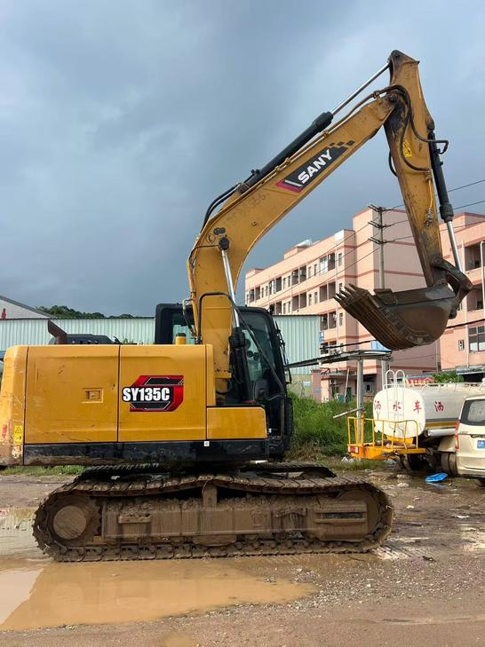 Buy Sany SY135 Used Excavator / 1