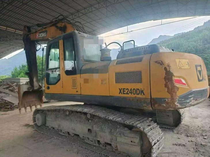Buy XCMG XE240D Used Excavator / 1