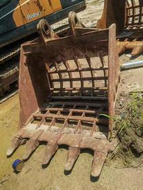 Buy Sany SY200C Used Excavator / 3 Buy Sany SY200C Used Excavator / 3