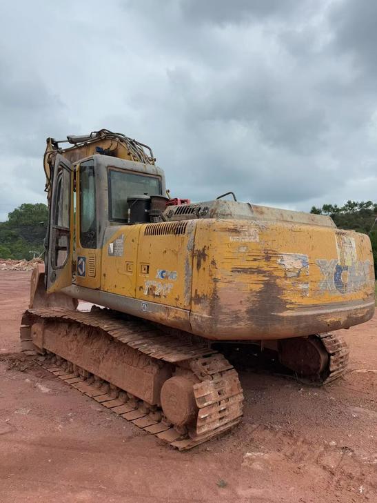 Buy XCMG XE215 Used Excavator / 1