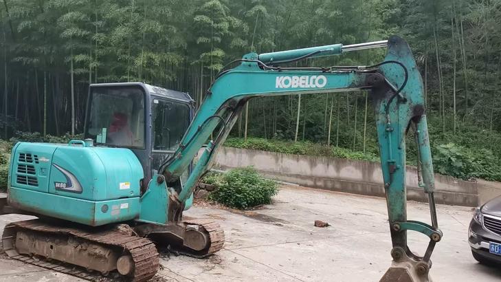 Buy Kobelco SK60 Used Excavator / 1