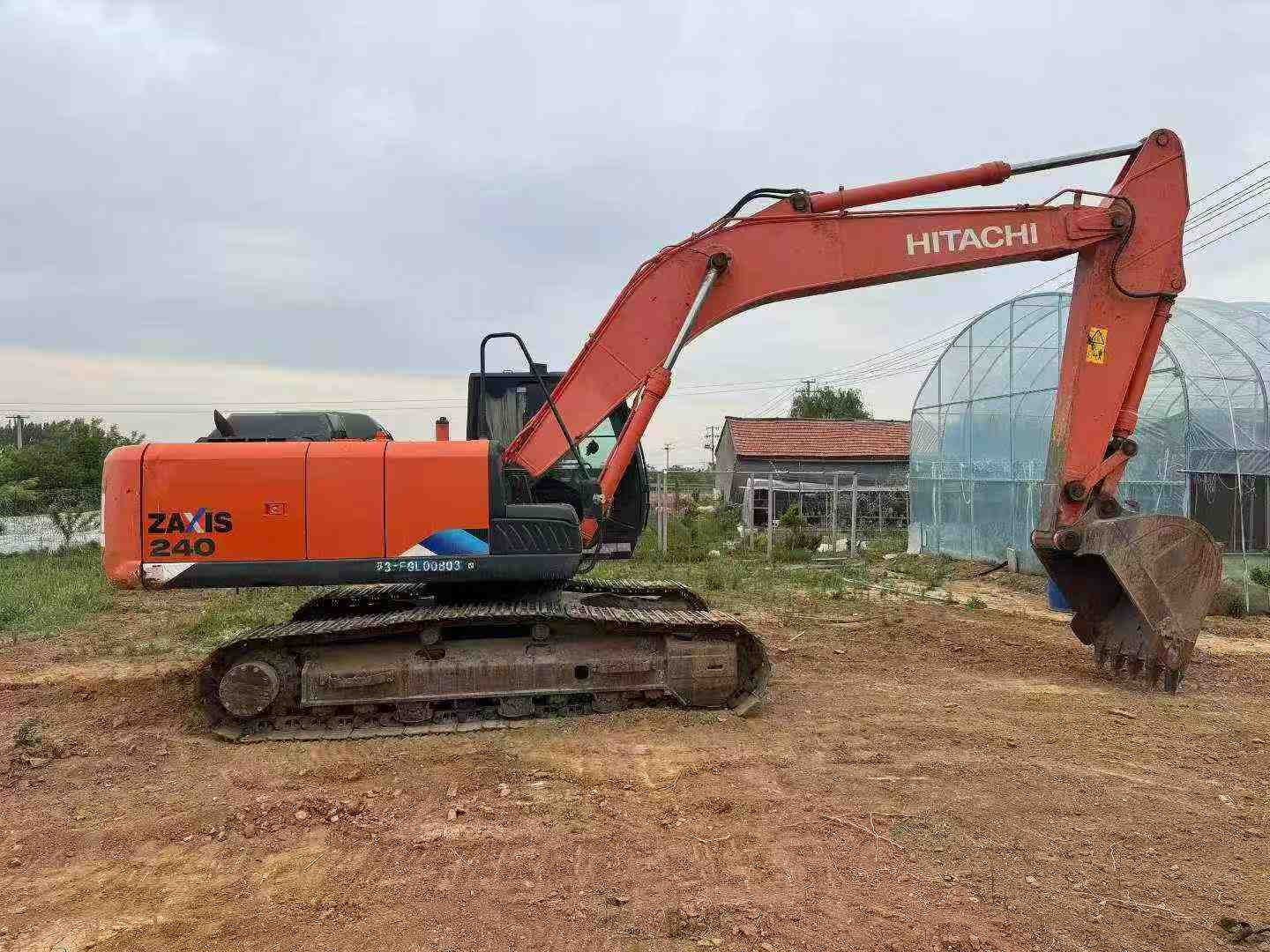 Compre Escavadeira Hitachi ZX240 Usada / 4 Compre Escavadeira Hitachi ZX240 Usada / 4
