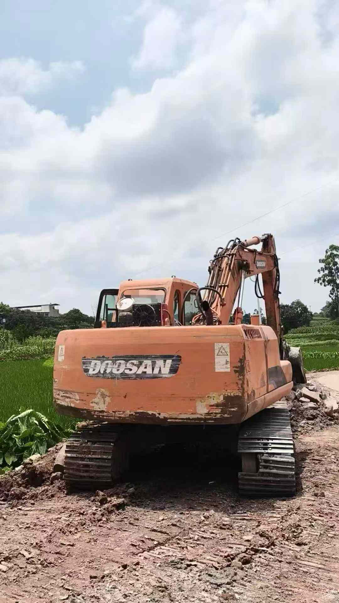 Buy Doosan DH150 Used Excavator / 1