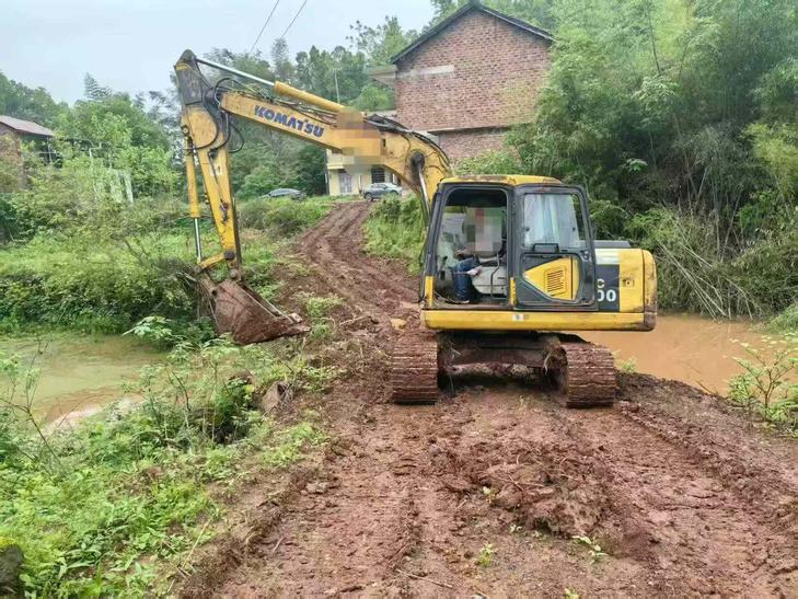 Buy Komatsu PC130-7 Used Excavator / 1