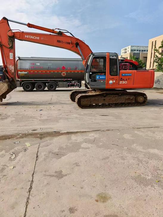 Buy Hitachi EX200 Used Excavator / 1