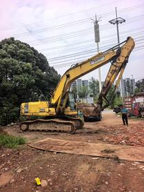 Buy Komatsu PC200-7 Used Excavator / 2 Buy Komatsu PC200-7 Used Excavator / 2