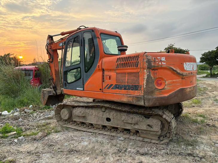 Buy Doosan DX120 Used Excavator / 1