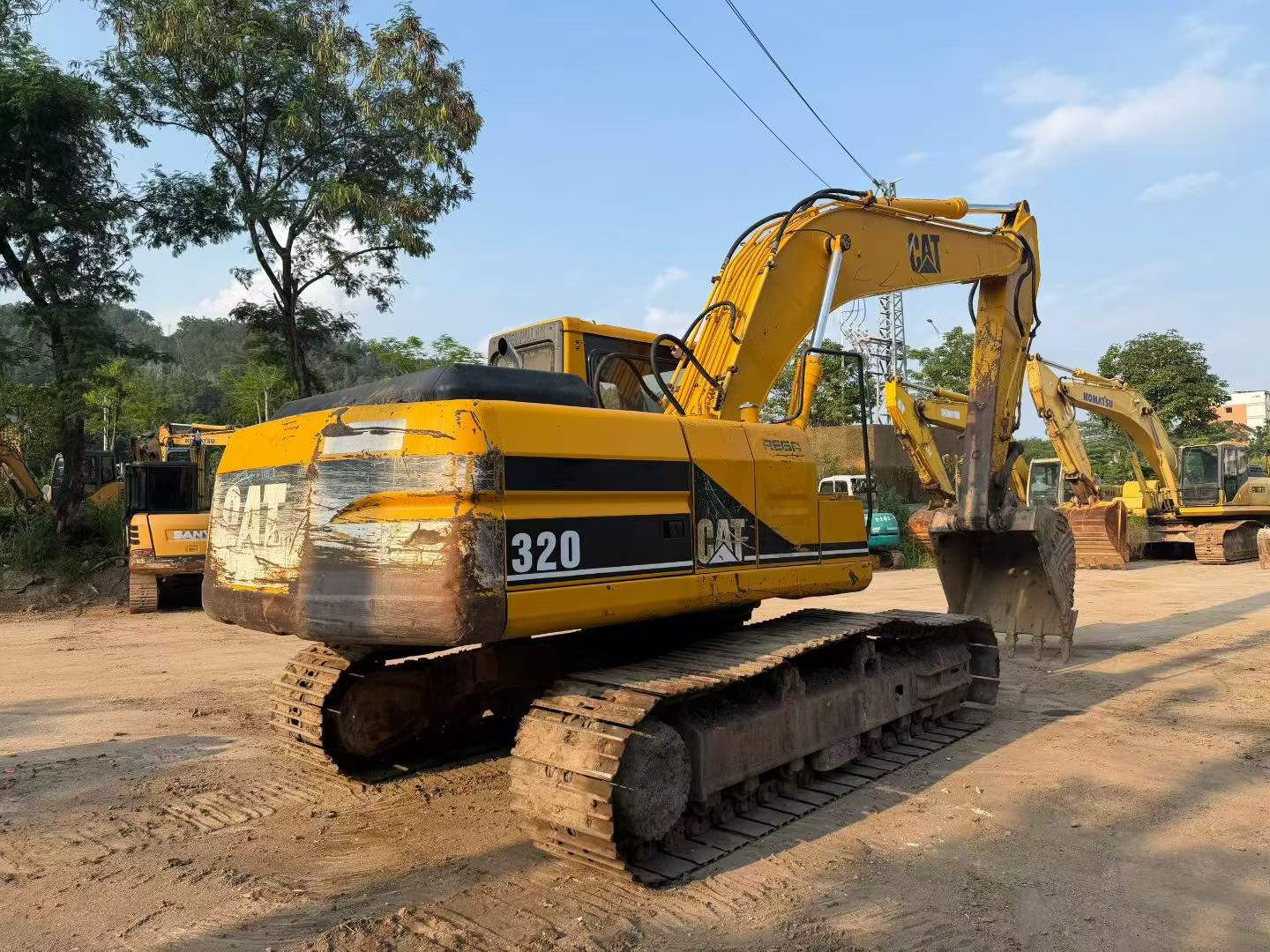 Buy Caterpillar 320V2 Used Excavator / 2