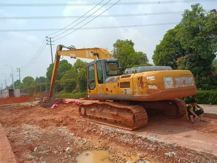 Buy XCMG XE270DK Used Excavator / 1