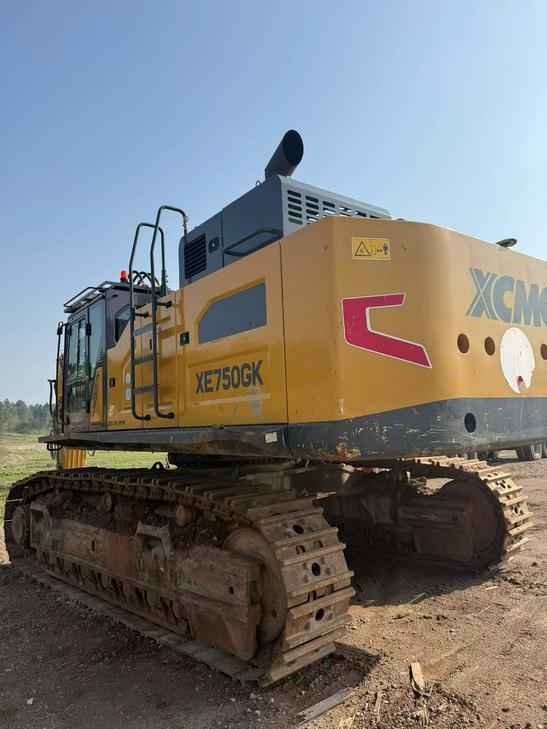 Buy XCMG XE750D Used Excavator / 1