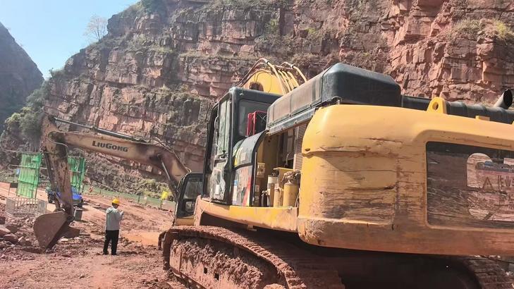 Buy Caterpillar 336E Used Excavator / 1
