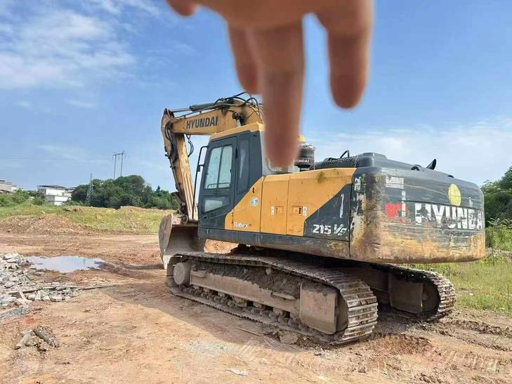 Buy Hyundai R215-7 Used Excavator / 1
