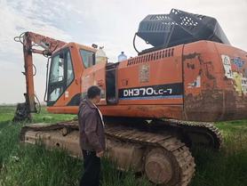 Buy Doosan DH370LC-7 Used Excavator / 4 Buy Doosan DH370LC-7 Used Excavator / 4