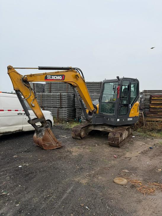 Buy XCMG XE60 Used Excavator / 1