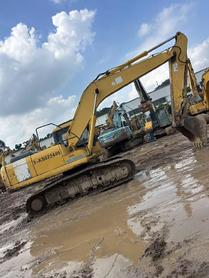 Buy Komatsu PC200-7 Used Excavator / 2 Buy Komatsu PC200-7 Used Excavator / 2