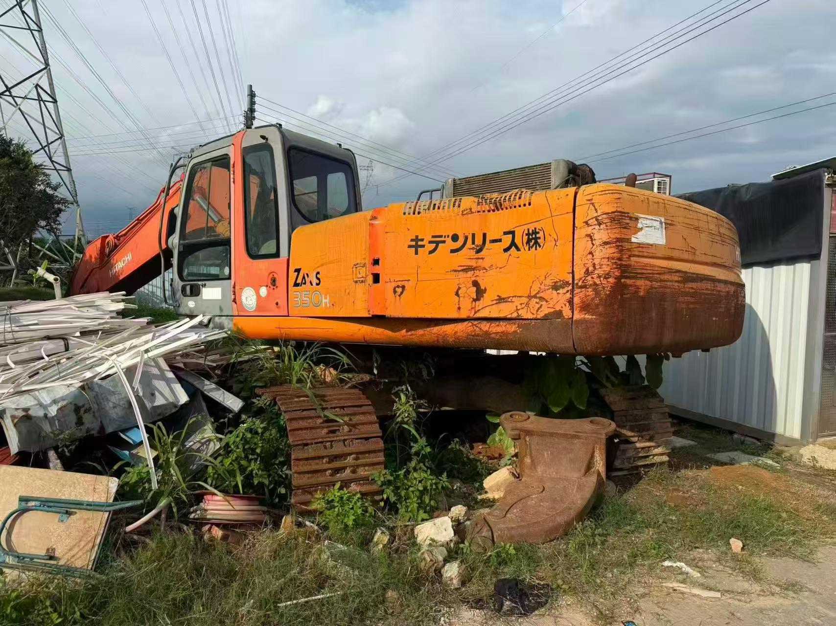 Buy Komatsu PC220 Used Excavator / 1