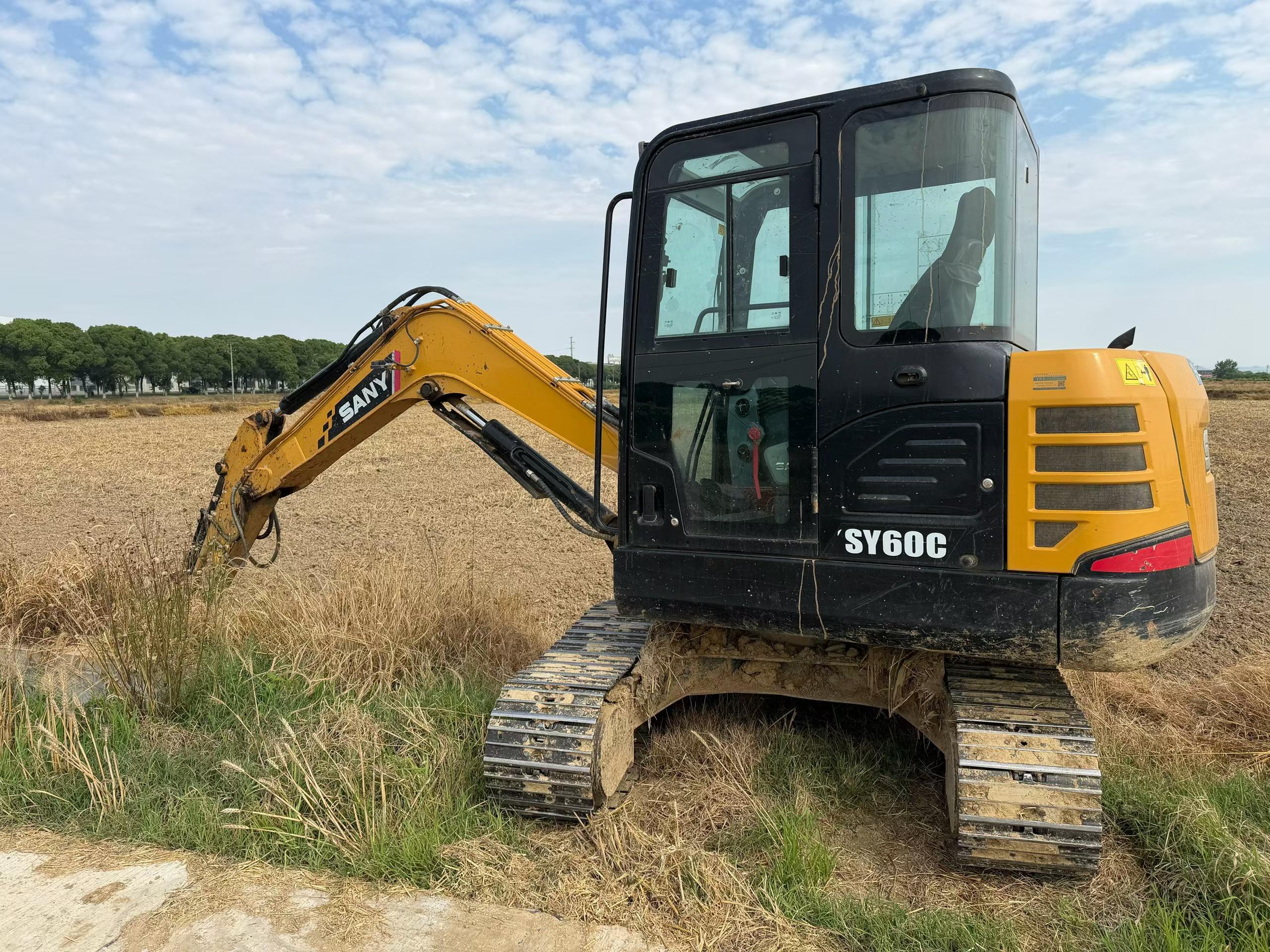 Buy Sany SY55 Used Excavator / 1