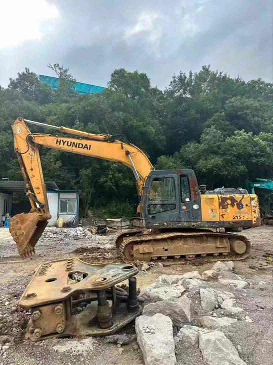 Buy Hyundai R215-7 Used Excavator / 1