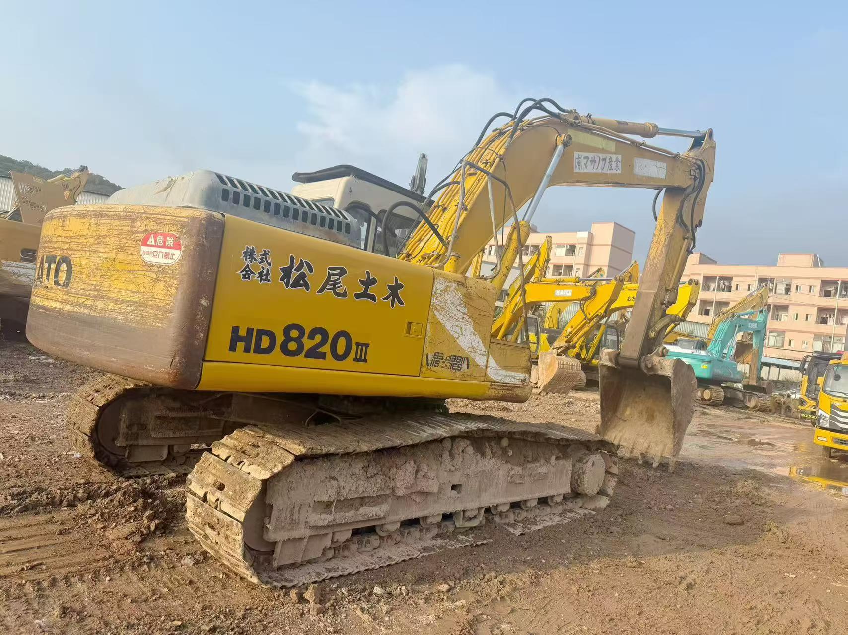 Buy Kato 820-3SP Used Excavator / 3