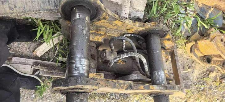 Buy Caterpillar 320A Used Excavator / 1