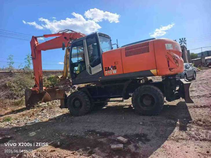 Buy Hitachi ZX210W Used Excavator / 1