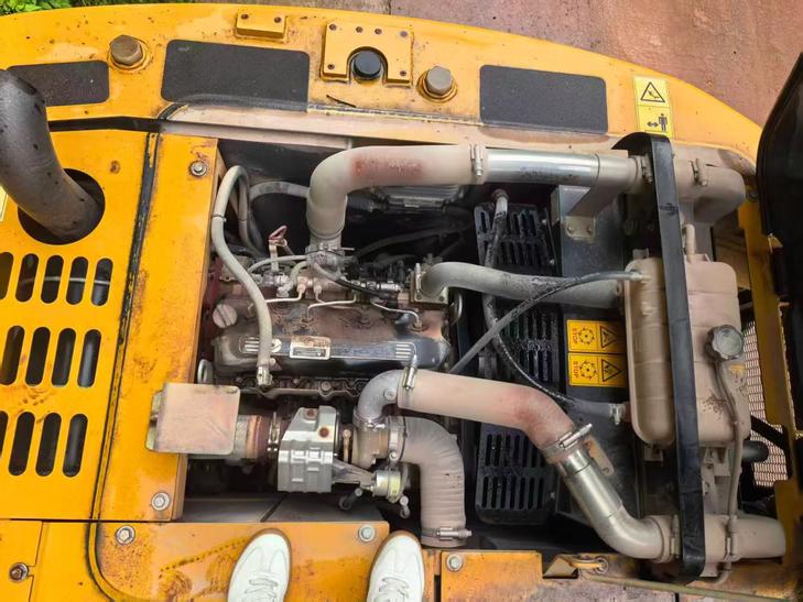 Buy XCMG XE135B Used Excavator / 1