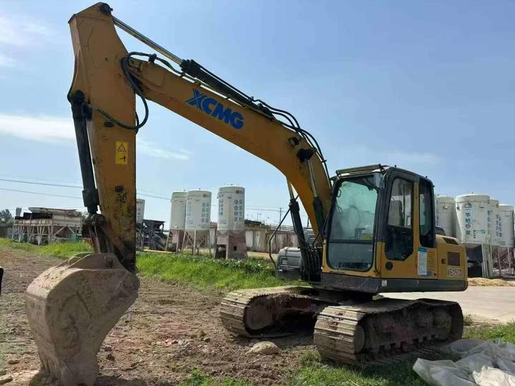 Buy XCMG XE150 Used Excavator / 1
