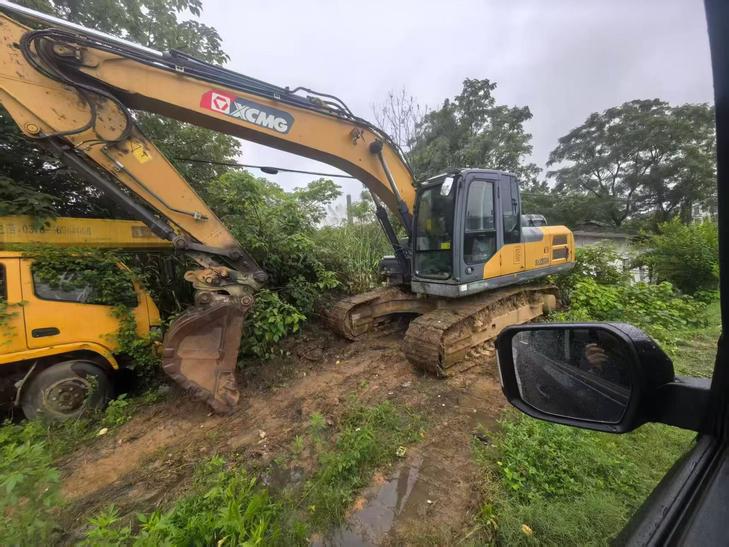 Buy XCMG XE205DA Used Excavator / 1