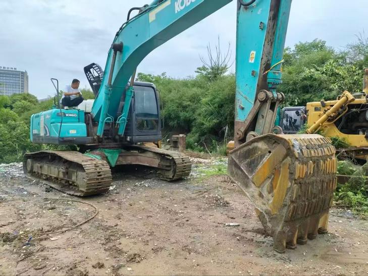Buy Kobelco SK260 Used Excavator / 1