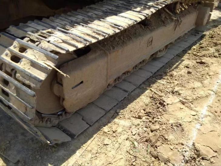 Buy Hitachi ZX200-6 Used Excavator / 1