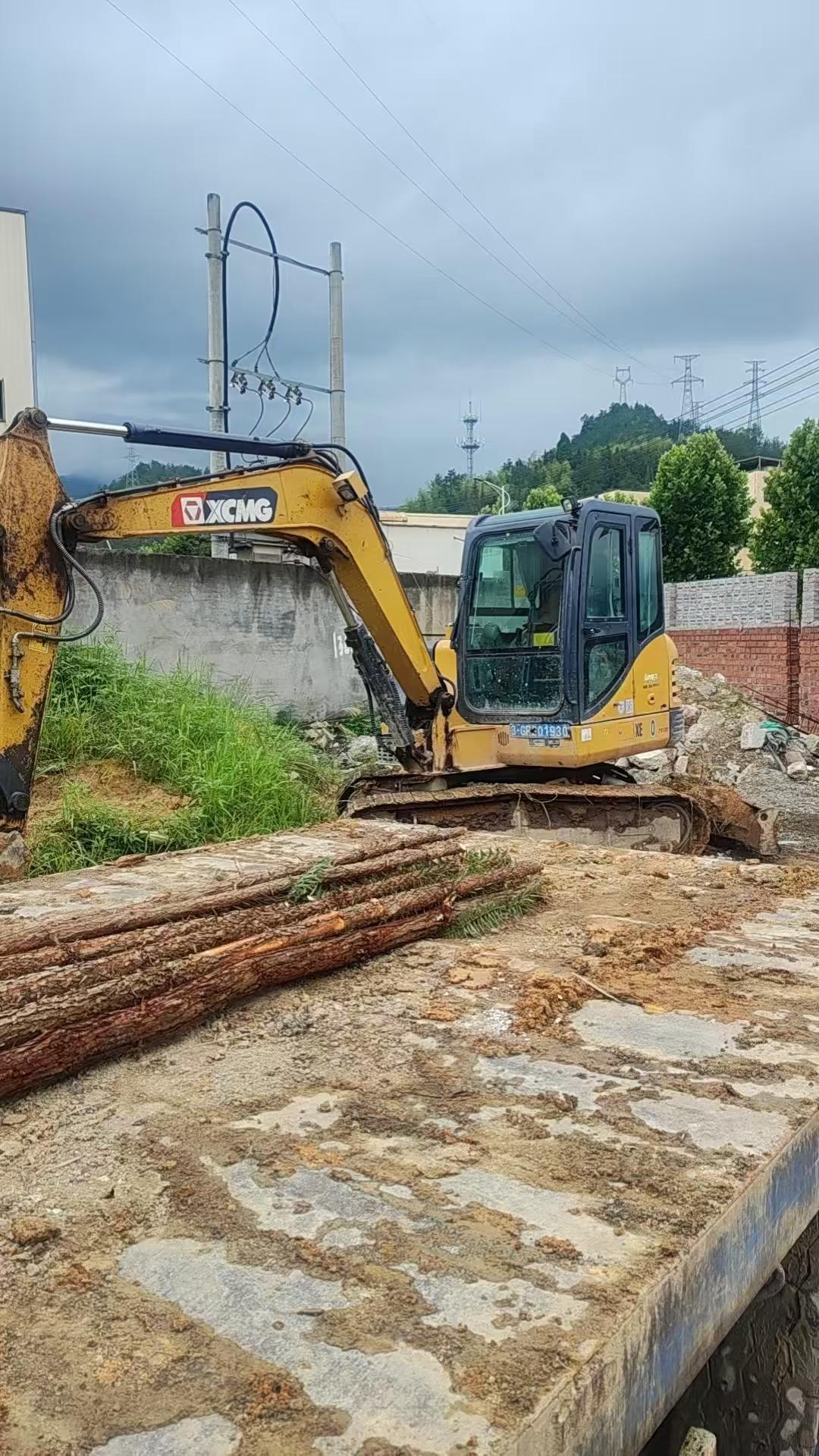 Buy XCMG XE60 Used Excavator / 1