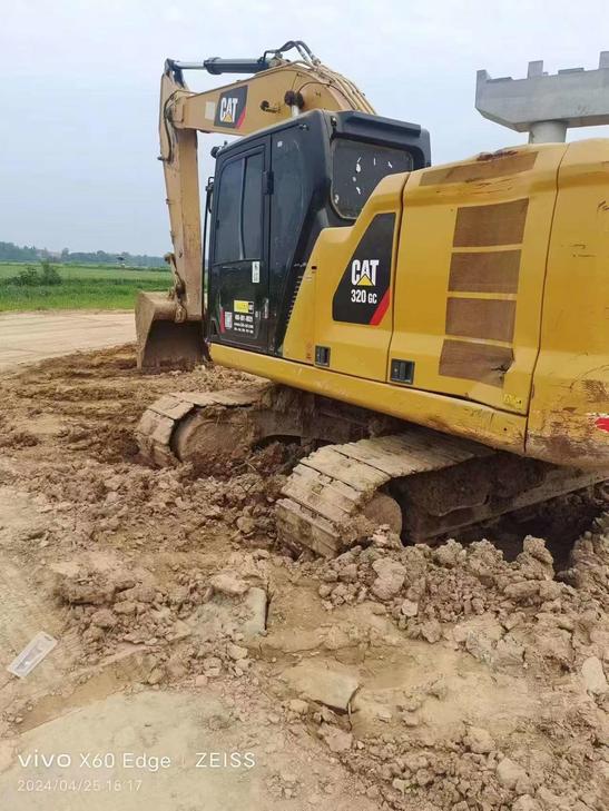 Buy Caterpillar 320GC Used Excavator / 1