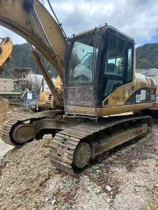 Buy Caterpillar 320C Used Excavator / 1