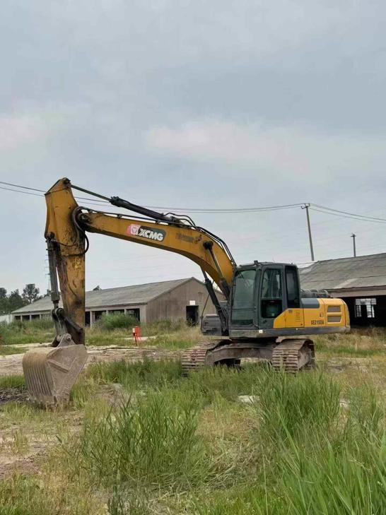 Buy XCMG XE205DA Used Excavator / 1