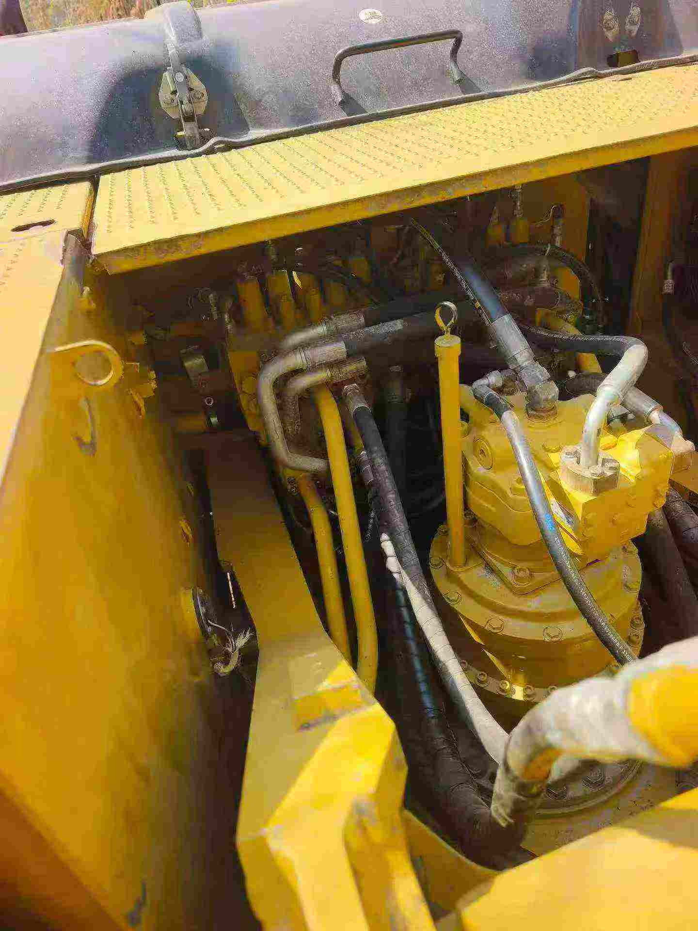 Buy Caterpillar 330B Used Excavator / 4
