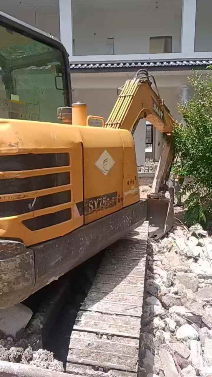 Buy Sany SY60 Used Excavator / 2