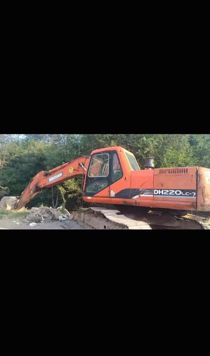 Buy Doosan DH220-7 Used Excavator / 1