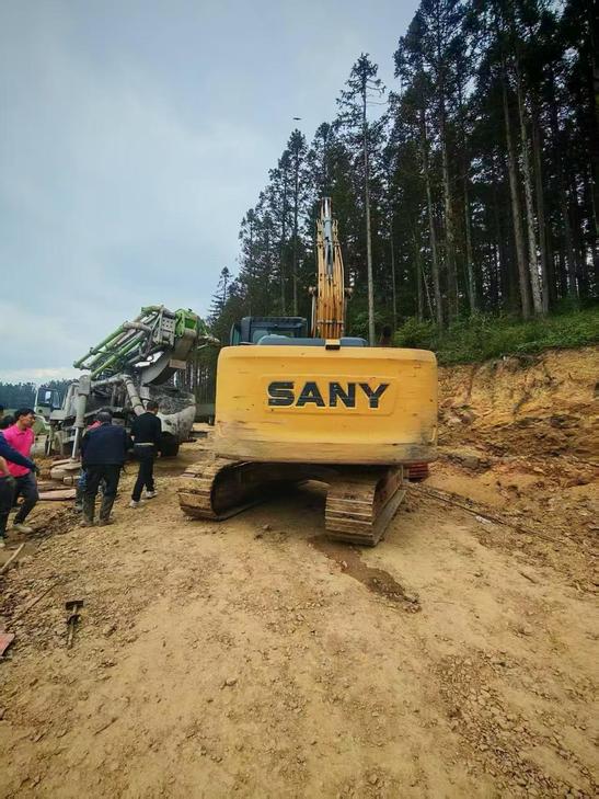 Buy Sany SY135 Used Excavator / 1